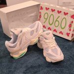 New Balance Men's Grey and Cream Trainers - Image 2