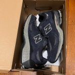 New Balance Men's Navy and Blue Trainers - Image 2