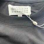 Maison Margiela Men's Black and Grey T-shirt - Image 2