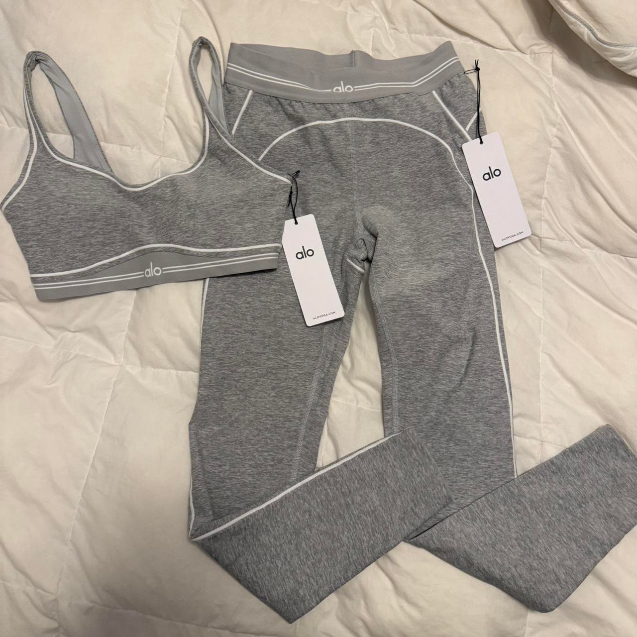 P0-1-486.jpg Alo Yoga Women's Grey Leggings - Image 1