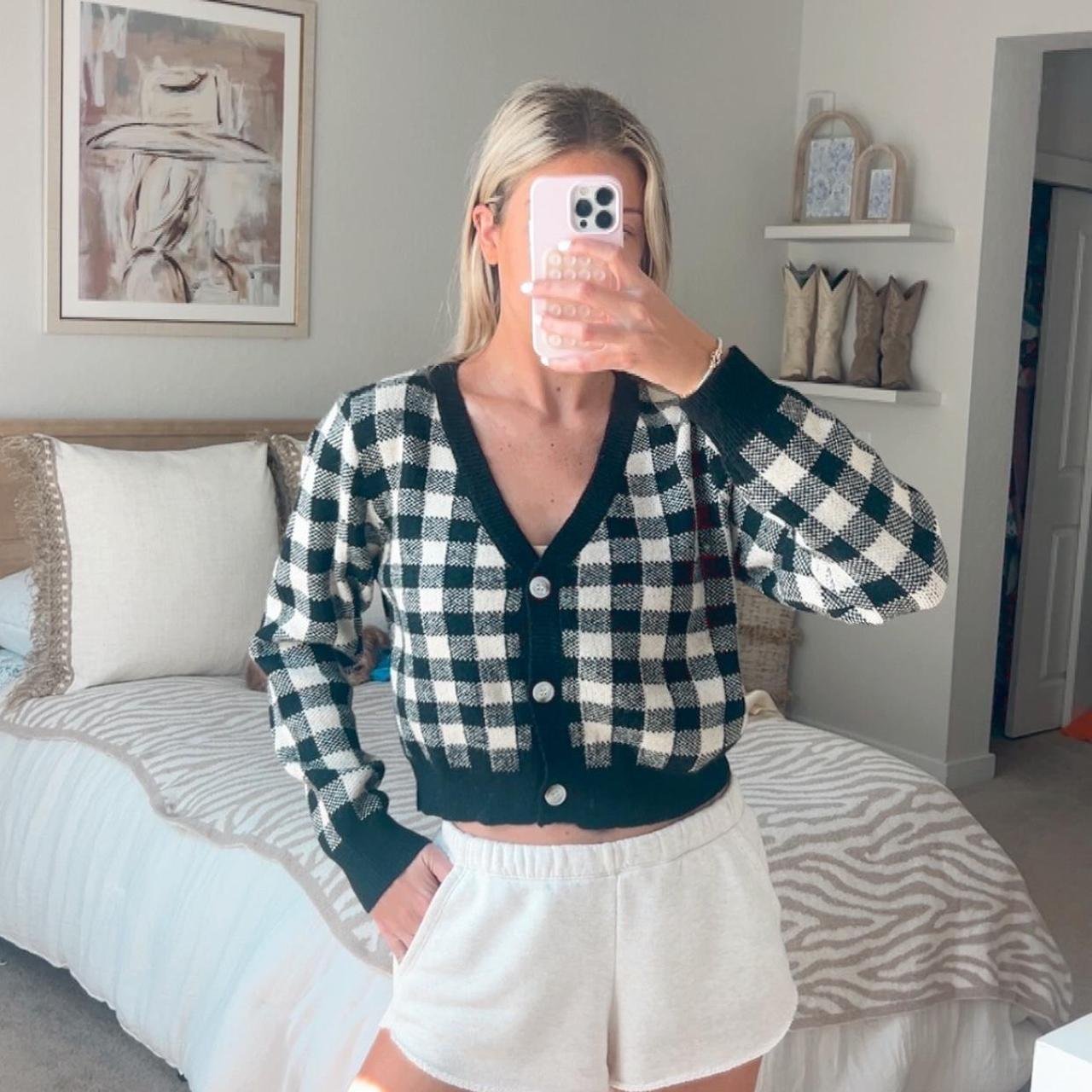 P0-1-582.jpg Women’s Green and Black Jumper - Image 1