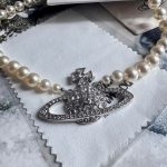 Vivian Big Saturn Pearl Necklace - Image 2