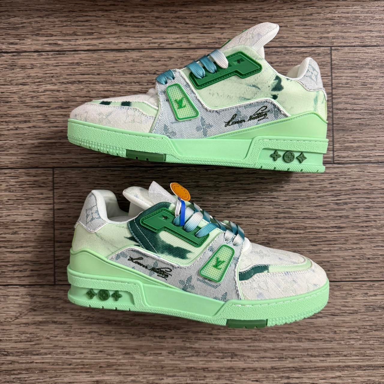 P0-135.jpg Louis Vuitton Men's multi Trainers - Image 1