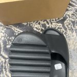 Yeezy Men's Black Slides - Image 3