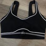 Alo Yoga Women's Black Leggings - Image 3