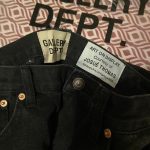 Gallery Dept. Men's Black and Navy Jeans - Image 4