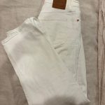 Levi’s Women’s White Jeans - Image 4