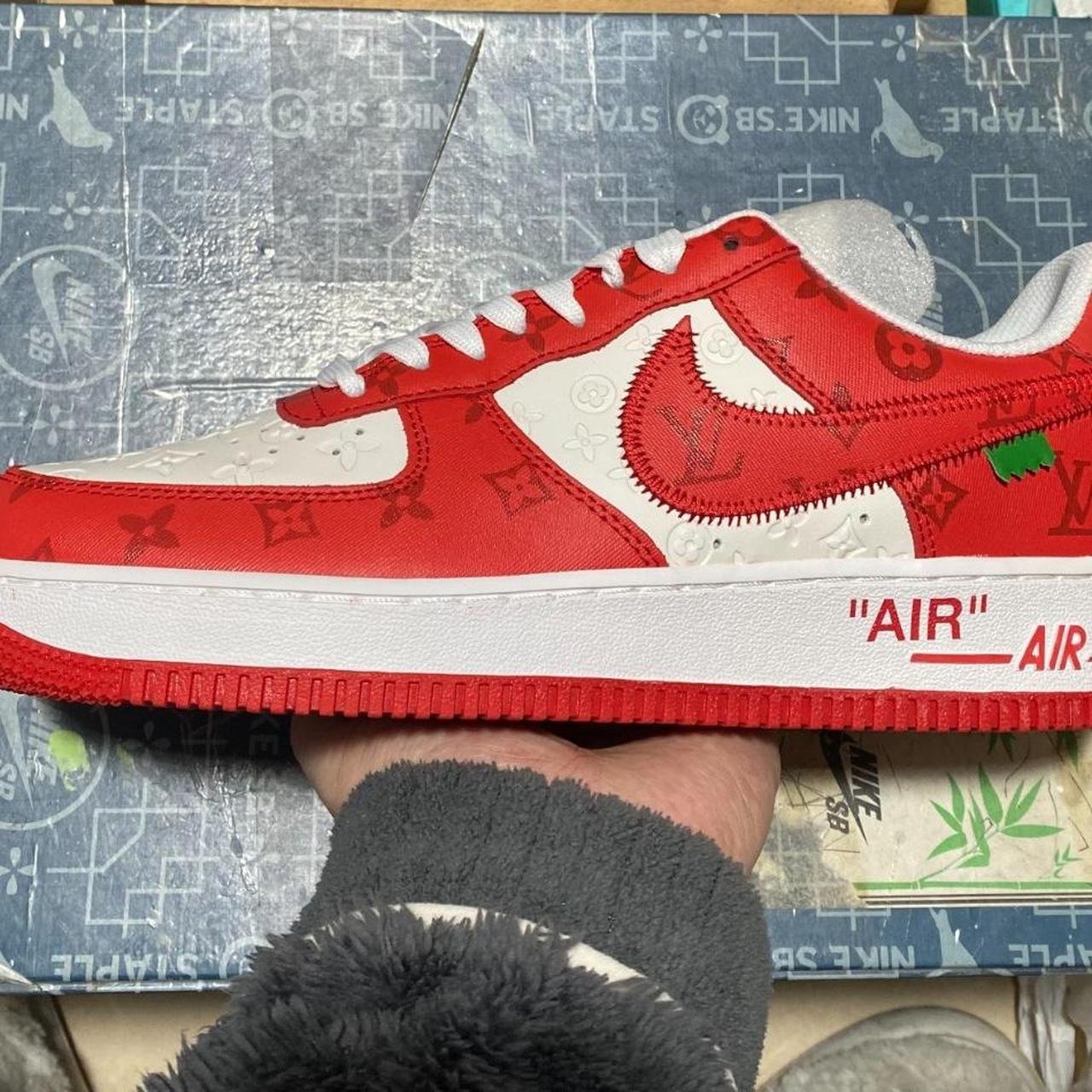 P0-529.jpg Louis Vuitton Men's multi Trainers - Image 1