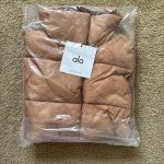 Alo Yoga Women's Pink and Tan Gilet - Image 7