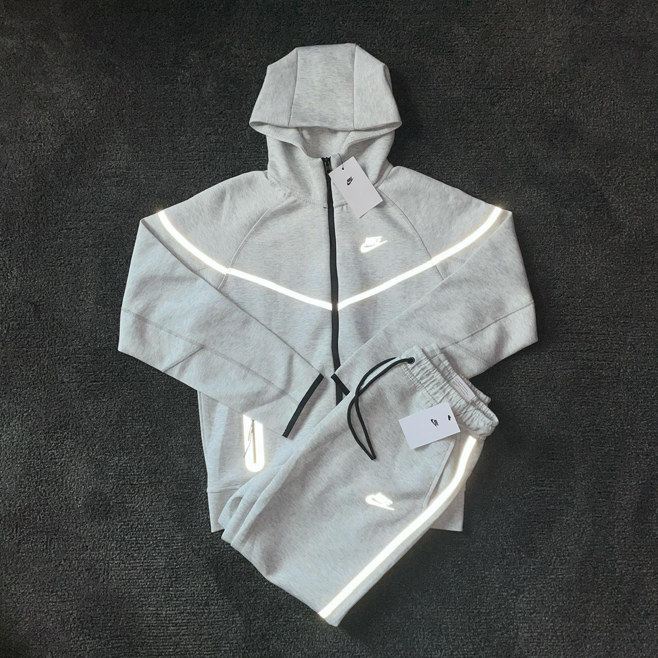 P0-639.jpg Nike Men's Grey Hoodie - Image 1